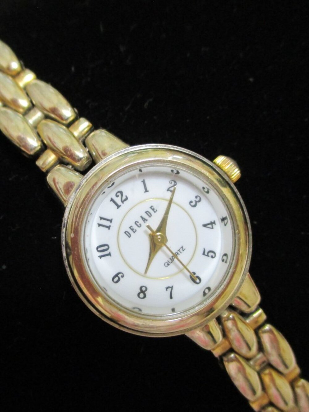 Vintage DECADE Quartz Wrist Watch: Stainless Steel Gold Plate Metal Enamel Watch